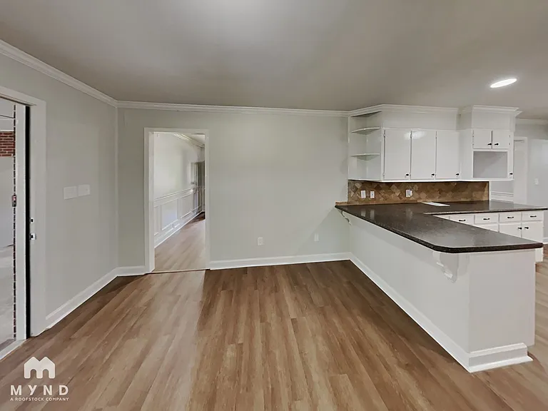 340 12th St SW — Photo 11