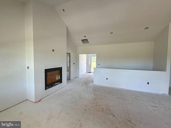 5th image of 169 Cather Ln