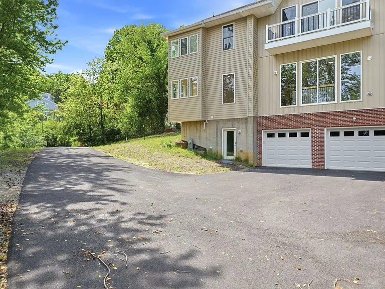 5116 Shore Dr — Photo 29
