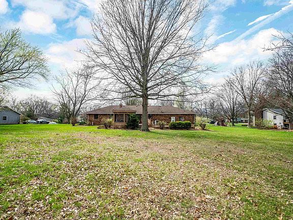 5th image of 229 Whispering Oaks Dr