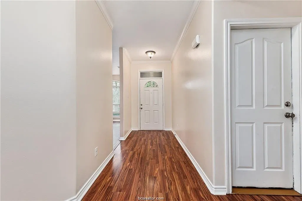3 bed, 1659 sqft, $2,200 — Photo 4