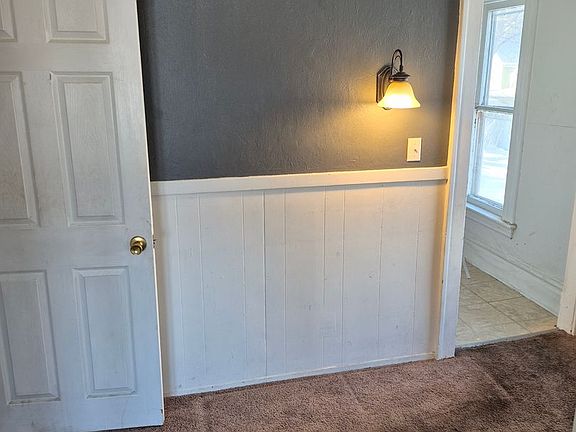 5th image of 924 Fountain St NE #2
