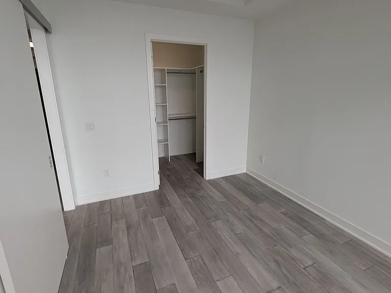 11 Yorkville Ave #5601 — Photo 9