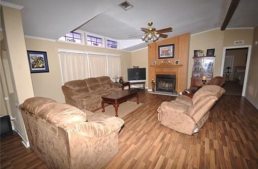 4th image of 804 Shady Ln