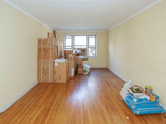 2nd image of 6861 Yellowstone Blvd APT 417