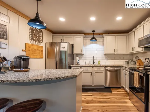220 Charter Hills Road #A2, Beech Mountain, NC 28604
