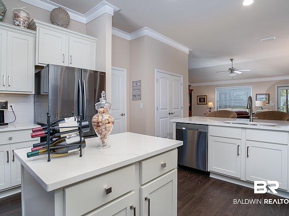 4th image of 13154 Vincent Ct