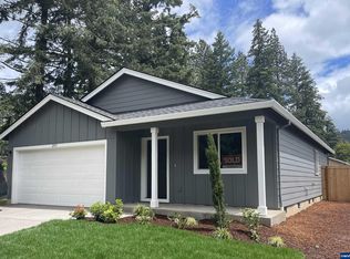 2051 Franklin 12 St, Lebanon, OR 97355