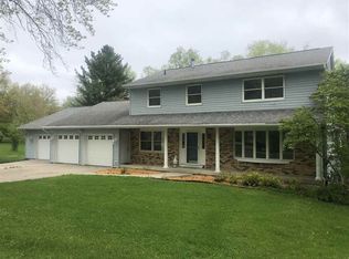 4 Westview Acres NE, Iowa City, IA 52240