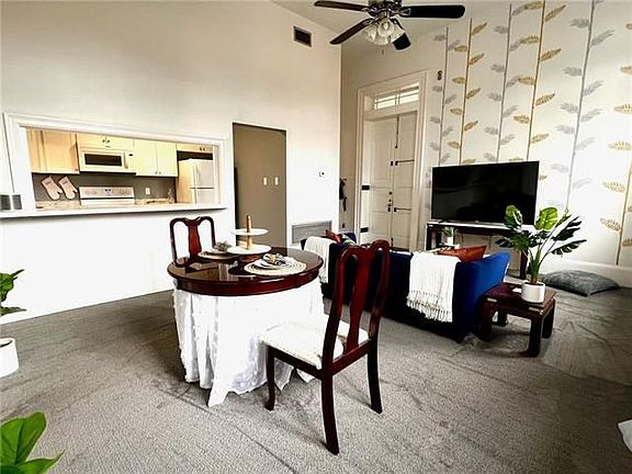 4th image of 841 Bourbon St #2