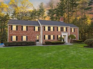 35 Grey Ln, Lynnfield, MA 01940