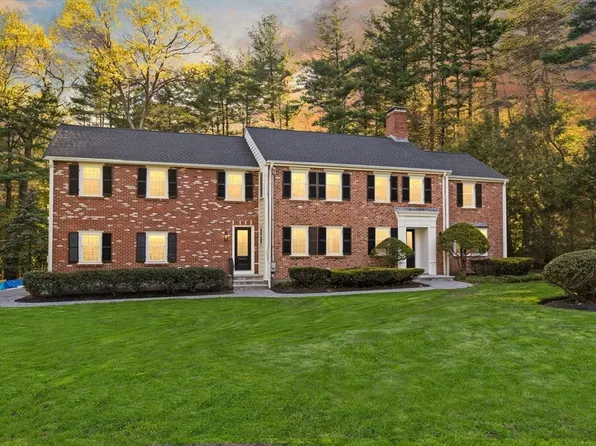35 Grey Ln, Lynnfield, MA 01940