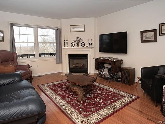 3rd image of 4005 Heartwood Ln #4005