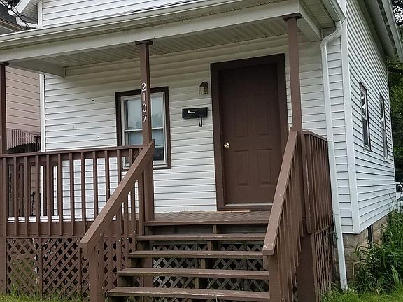 2nd image of 2107 Charles St