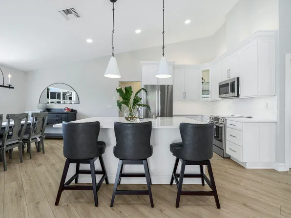 711 Tigertail Ct, Marco Island, FL 34145