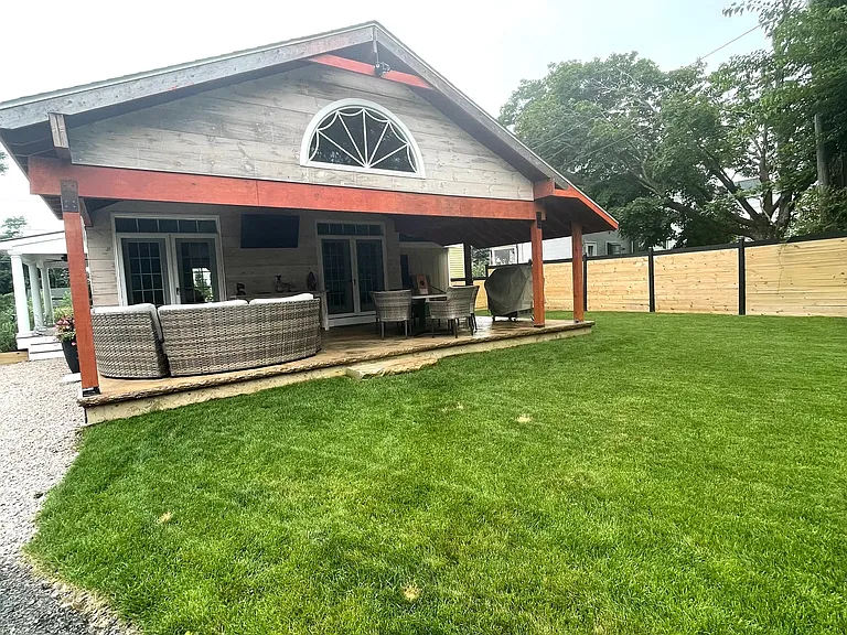 17 Greenman Ave #1 — Photo 3
