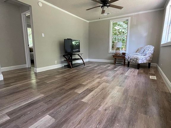 4th image of 302 Stancil Rd