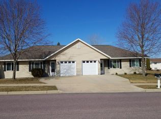 832 Clark St, Reedsburg, WI 53959
