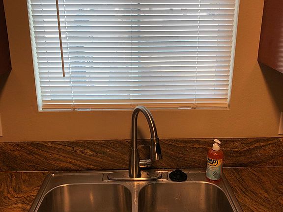 4th image of 711 W 90th St #705