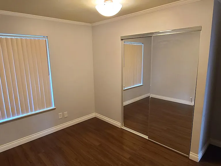 7708 Seagull Ave — Photo 16