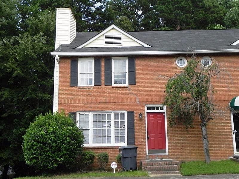 Beautiful renovated townhome