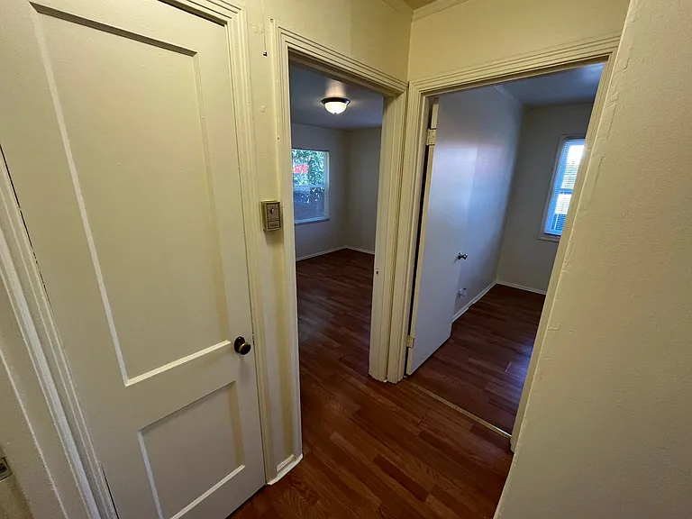 521 Hilmar St — Photo 21