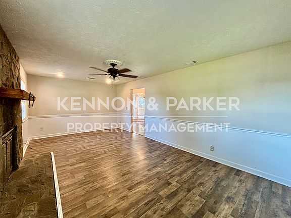 5th image of 4494 Longview Dr