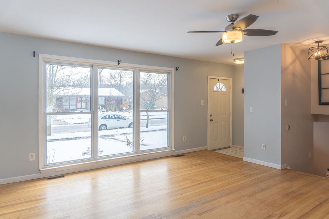 next background image