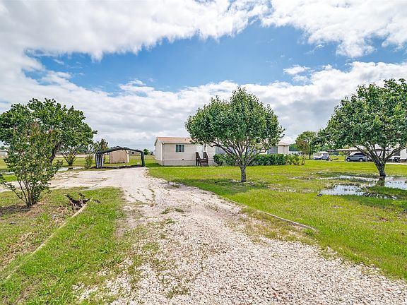 3rd image of 2585 S Fm 148