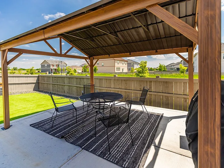1464 Vantage Pkwy — Photo 47