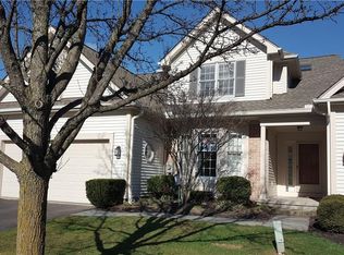 4 Fairvale Dr, Penfield, NY 14526