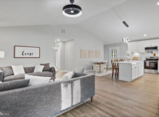 130 Highland Way, Chester Gap, VA 22623