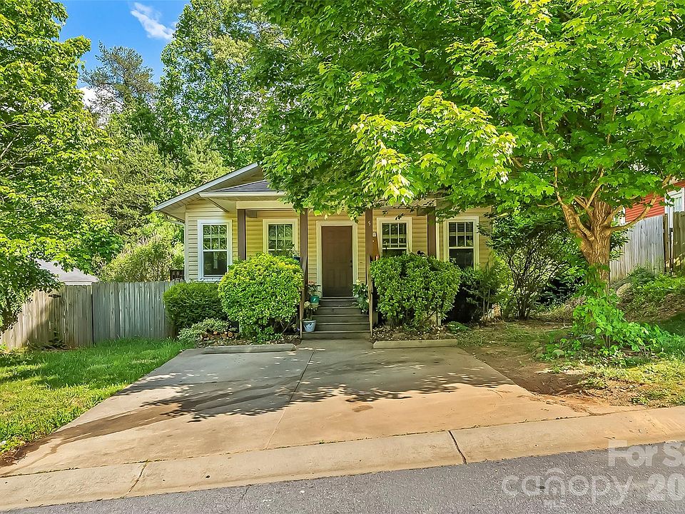 1st image of 5 Springmill Dr