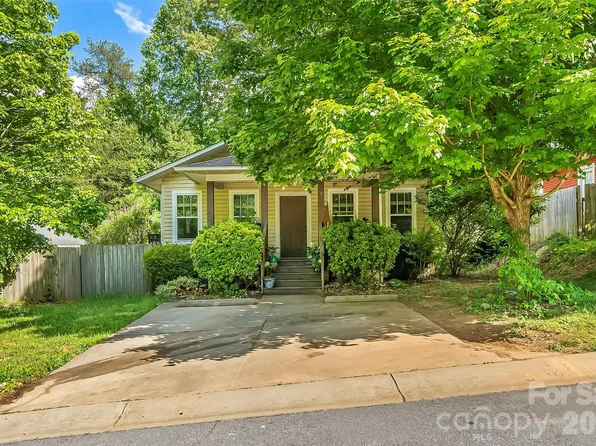 5 Springmill Dr, Asheville, NC 28806