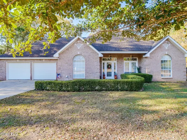 1742 Woodland Dr, Wiggins, MS 39577