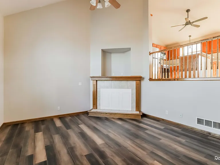 1013 Tudor Dr — Photo 6