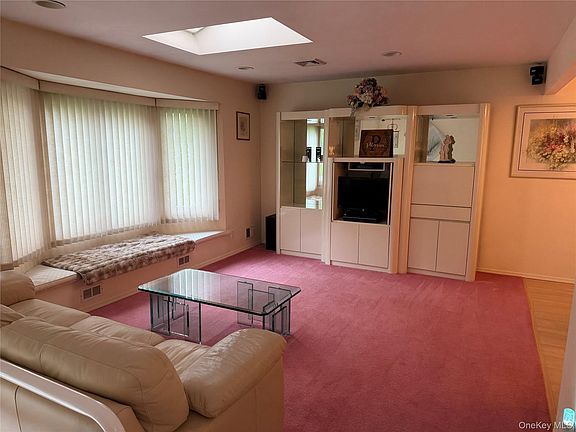 3rd image of 8 Stell Lane