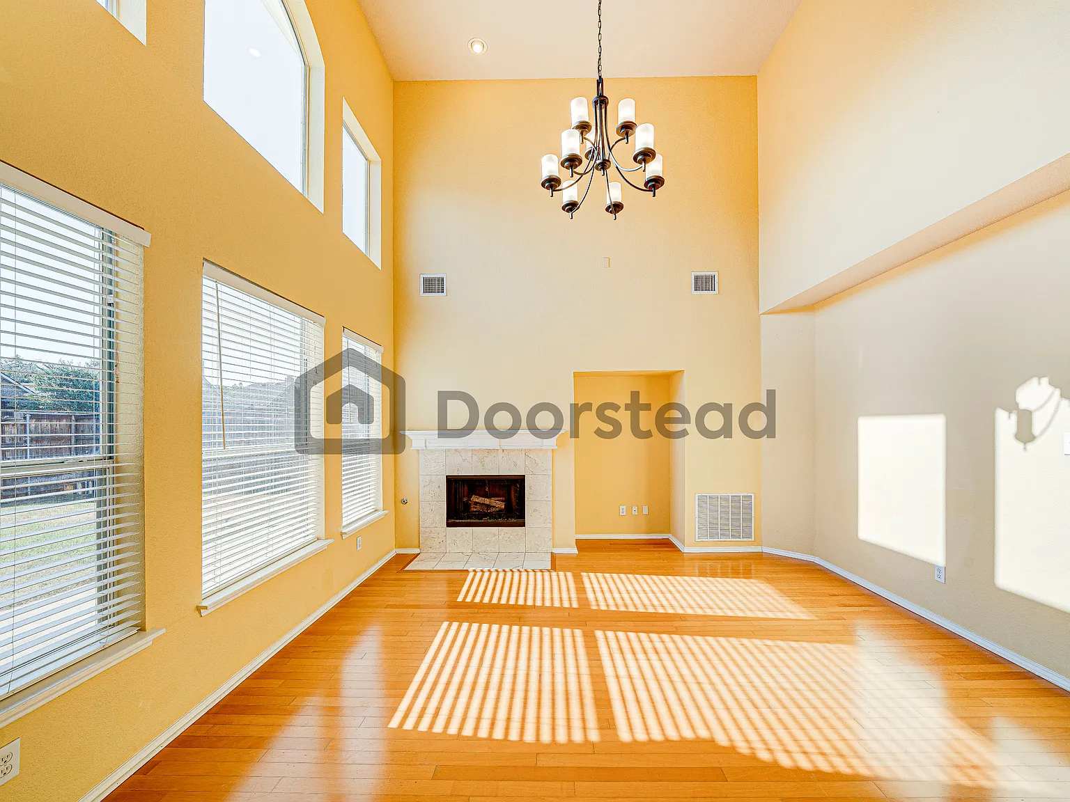 4 bed, 2.5 bath, 2572 sqft, $3,050 — Photo 2