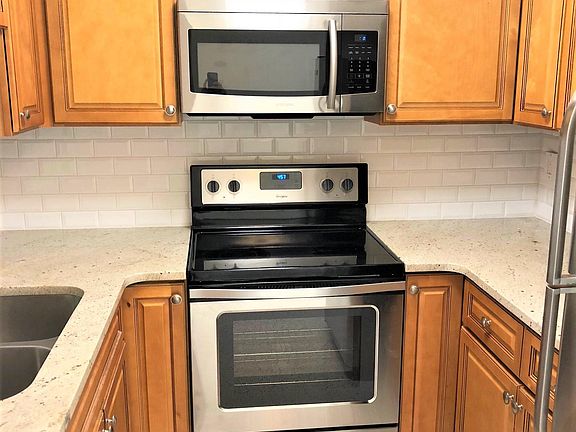 3rd image of 4200 1st St N APT 8