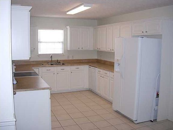 Spacious Kitchen