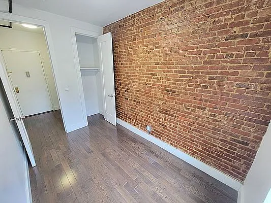 Rented by Bruma Realty LLC | media 10