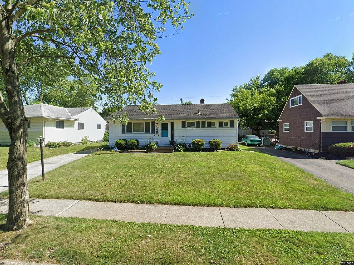 3339 Roswell Dr photo 1
