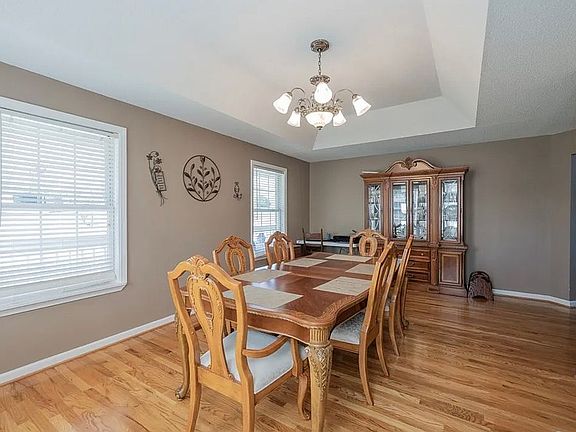 4th image of 417 McGill Cir