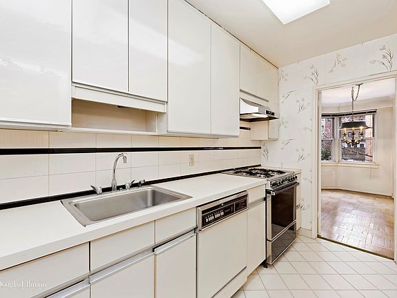 2nd image of 345 E 52nd St APT 2E