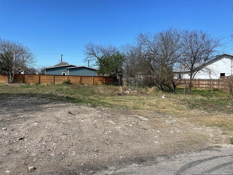 2nd image of 111 Cash St