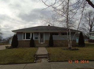 1100 N Bel Ayr Dr, Waukesha, WI 53188
