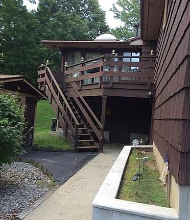 5th image of 2 Rhonda Ln