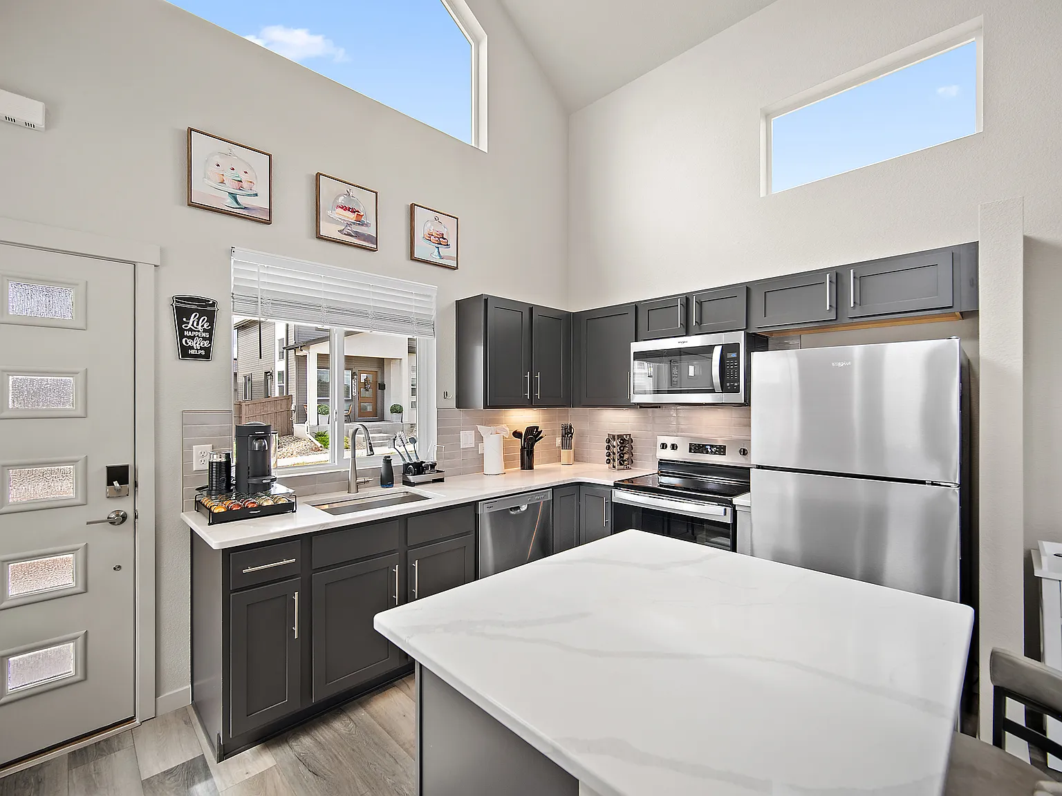 2 bed, 796 sqft, $2,995 — Photo 4