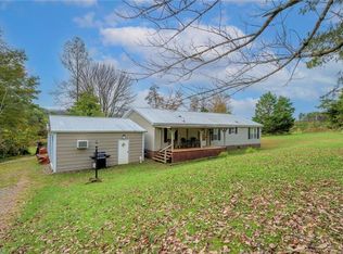 1204 Sawbriar Rd, Pinnacle, NC 27043