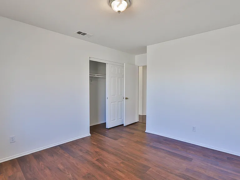 6300 Vonnie Ct — Photo 12